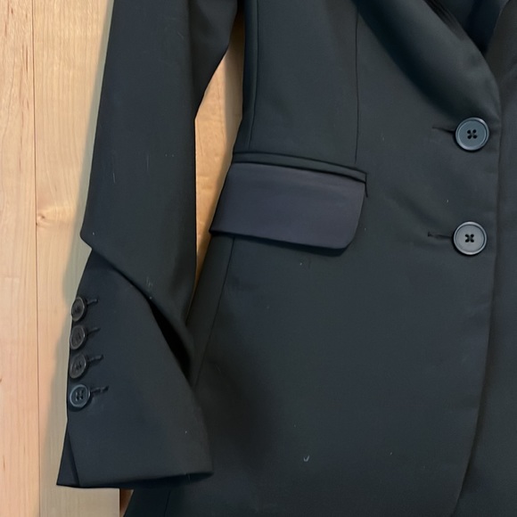 Express Design Studio black blazer EUC all pockets are functional with silk feel - Picture 6 of 11
